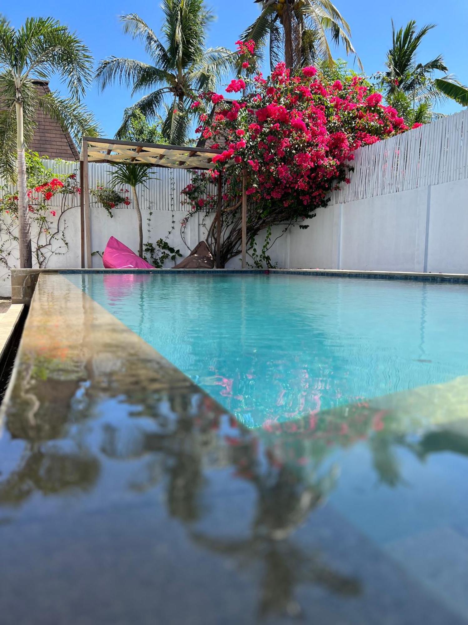 Villa Luna Sunset Beach Gili Trawangan Exteriör bild